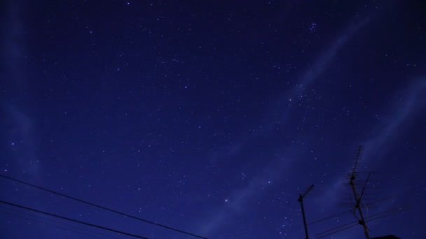 antenne sur le fond des pistes stellaires 