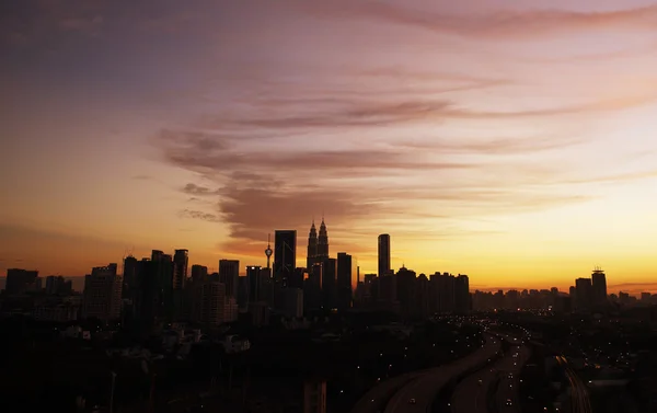 Panoramę Kuala Lumpur na zachód słońca — Zdjęcie stockowe