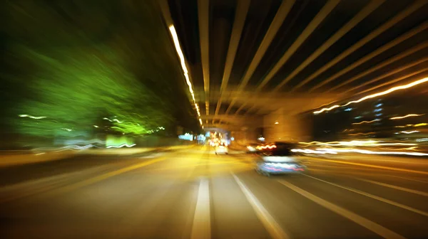 ぼやけ都市道路 — ストック写真