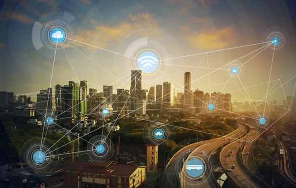 Smart city e concetto di comunicazione wireless — Foto Stock