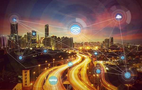 Smart city e concetto di comunicazione wireless — Foto Stock