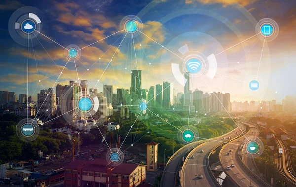 Intelligens város és vezeték nélküli kommunikáció fogalma — Stock Fotó