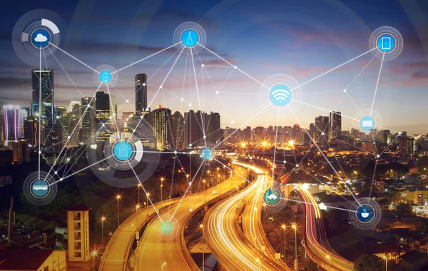 Smart city e concetto di comunicazione wireless — Foto Stock