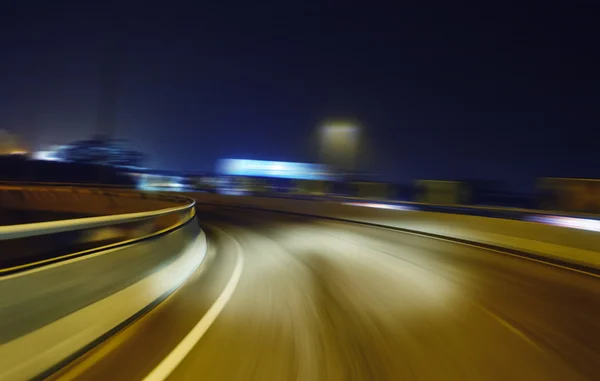 Nacht weg scène bewegingsonscherpte — Stockfoto