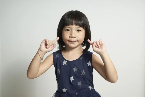 Gadis asia kecil yang lucu — Stok Foto