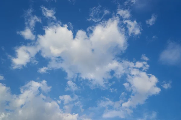 青い曇り空 — ストック写真