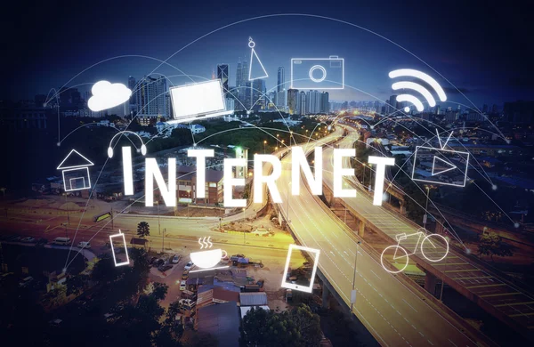 Akıllı şehir ve kablosuz iletişim kavramı — Stok fotoğraf