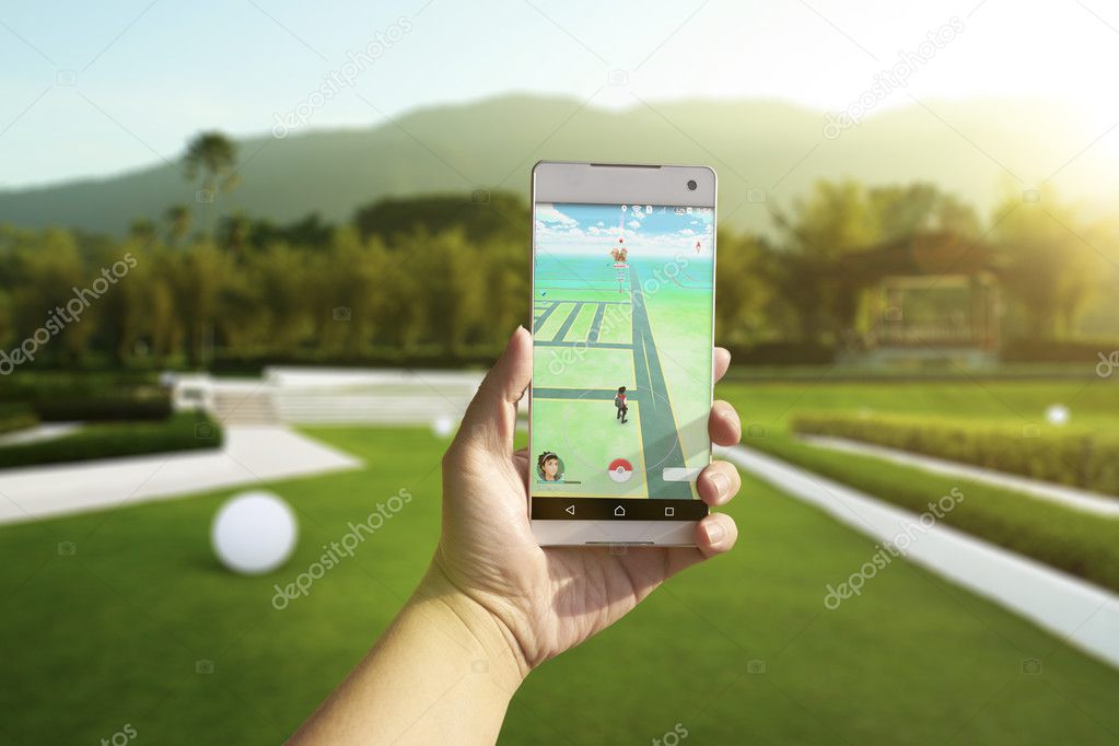 Pokemon Go On Screen Of Smartphone Stock Editorial Photo C Jamesteohart