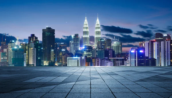 Kuala Lumpur luzes noturnas — Fotografia de Stock