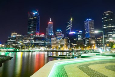 Elizabeth Quay içinde modern binalar