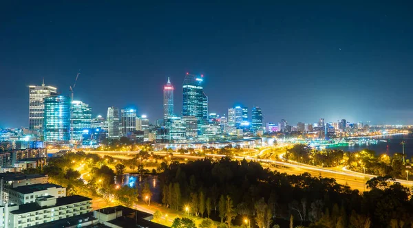 Skyline de Perth en la noche —  Fotos de Stock