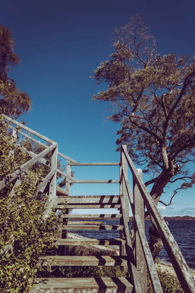 Escaleras de madera en Coalmine Beach —  Fotos de Stock