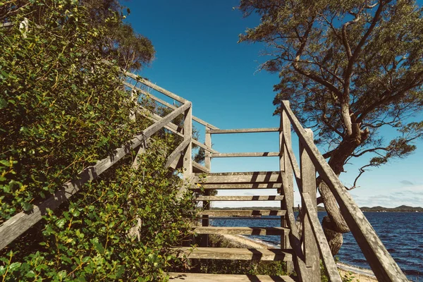 Escaleras de madera en Coalmine Beach —  Fotos de Stock