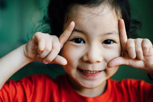 Schattig meisje — Stockfoto