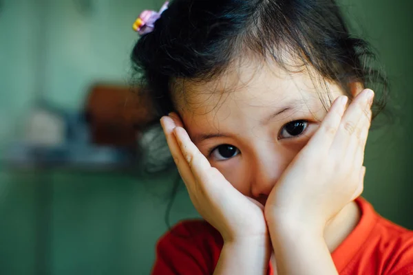 Schattig meisje — Stockfoto