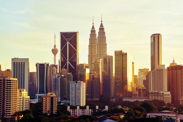 Kuala Lumpur cidade ao pôr do sol — Fotografia de Stock