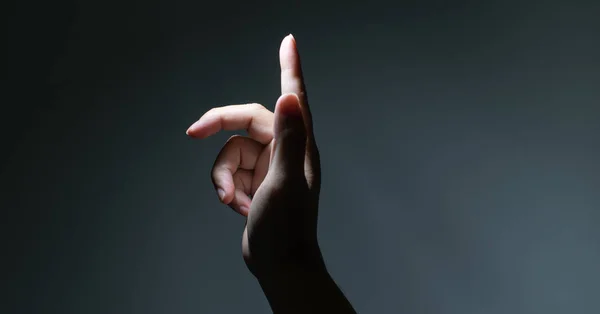 Mão masculina apontando — Fotografia de Stock