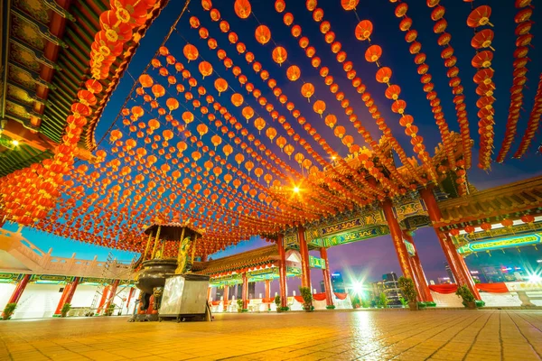 Faroles rojos en el templo de Thean Hou — Foto de Stock