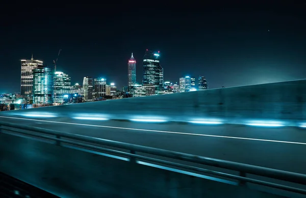 Desenfoque de movimiento de la carretera de la ciudad — Foto de Stock