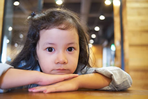 Πορτρέτο της Ασίας κοριτσάκι — Φωτογραφία Αρχείου
