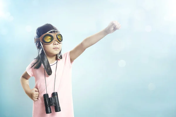Asiática chica usa aviador gafas —  Fotos de Stock
