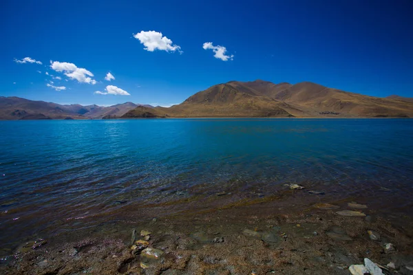 Tibet güzel Mavi Göl — Stok fotoğraf