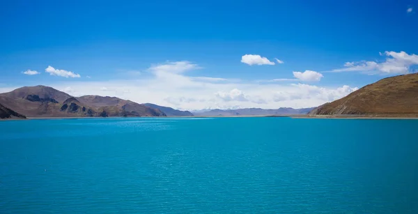 Hermoso lago azul en Tíbet —  Fotos de Stock