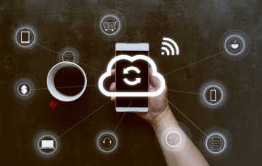 bulut kablosuz simgeleri ile akıllı telefon