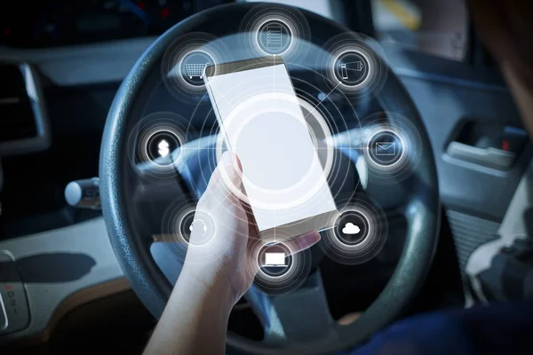 kadın holding akıllı telefon