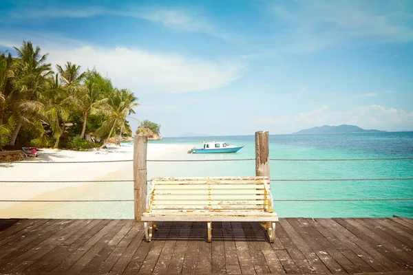 Wood pier  with bench — Stock Photo, Image