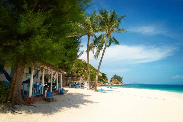 Rawa strand in zonnige dag — Stockfoto