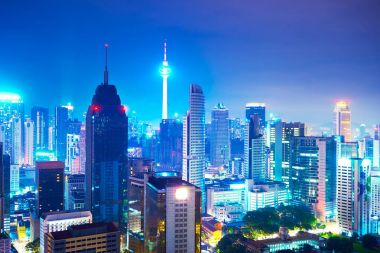 Kuala Lumpur gece gökyüzünde.