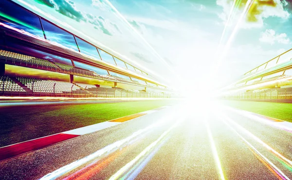 Vista Infinito Vazio Asfalto Pista Corrida Internacional Com Efeito Trilha — Fotografia de Stock