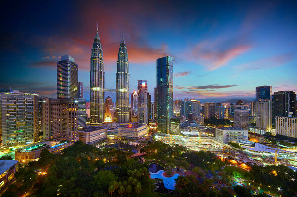 Beautiful Kuala Lumpur city skyline with dramatic sky, twilight scene. Малайзия
 .