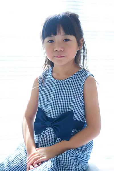 Söt asiatisk liten flicka . — Stockfoto