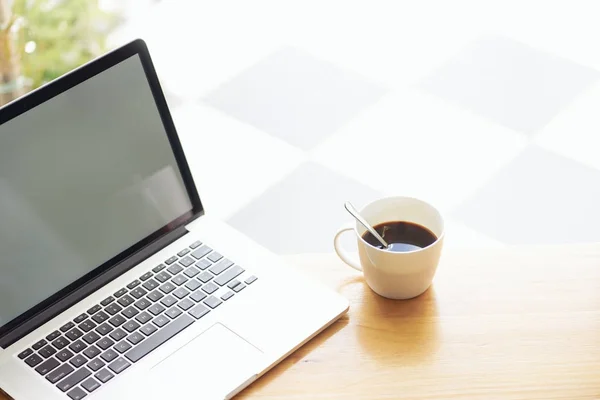 Laptop Coffee Wooden Table — Stock Photo, Image