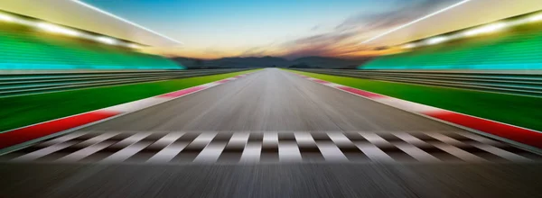 无限空沥青国际赛道的看法 极端水平格式 — 图库照片