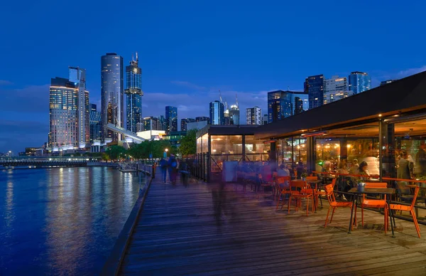 Paisaje nocturno en el río Yarra — Foto de Stock