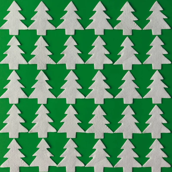 Μοτίβο φτιαγμένο από λευκά χριστουγεννιάτικα δέντρα — Φωτογραφία Αρχείου