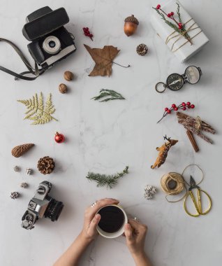 Noel dekorasyonu ve kahve Kupası