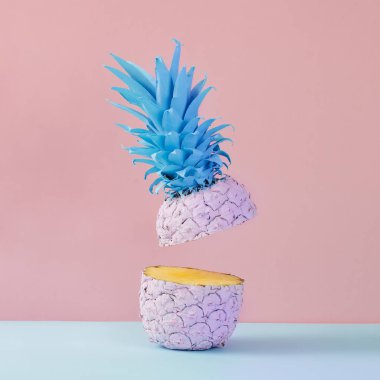 iki adet tatlı pembe ananas