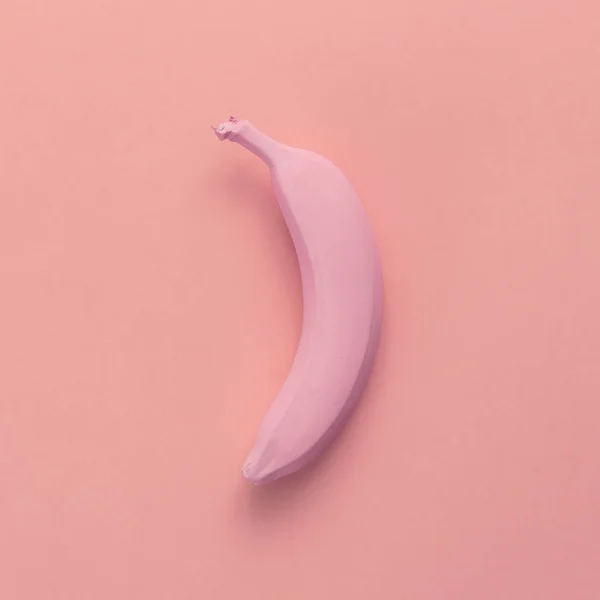 Een rijpe roze banaan — Stockfoto