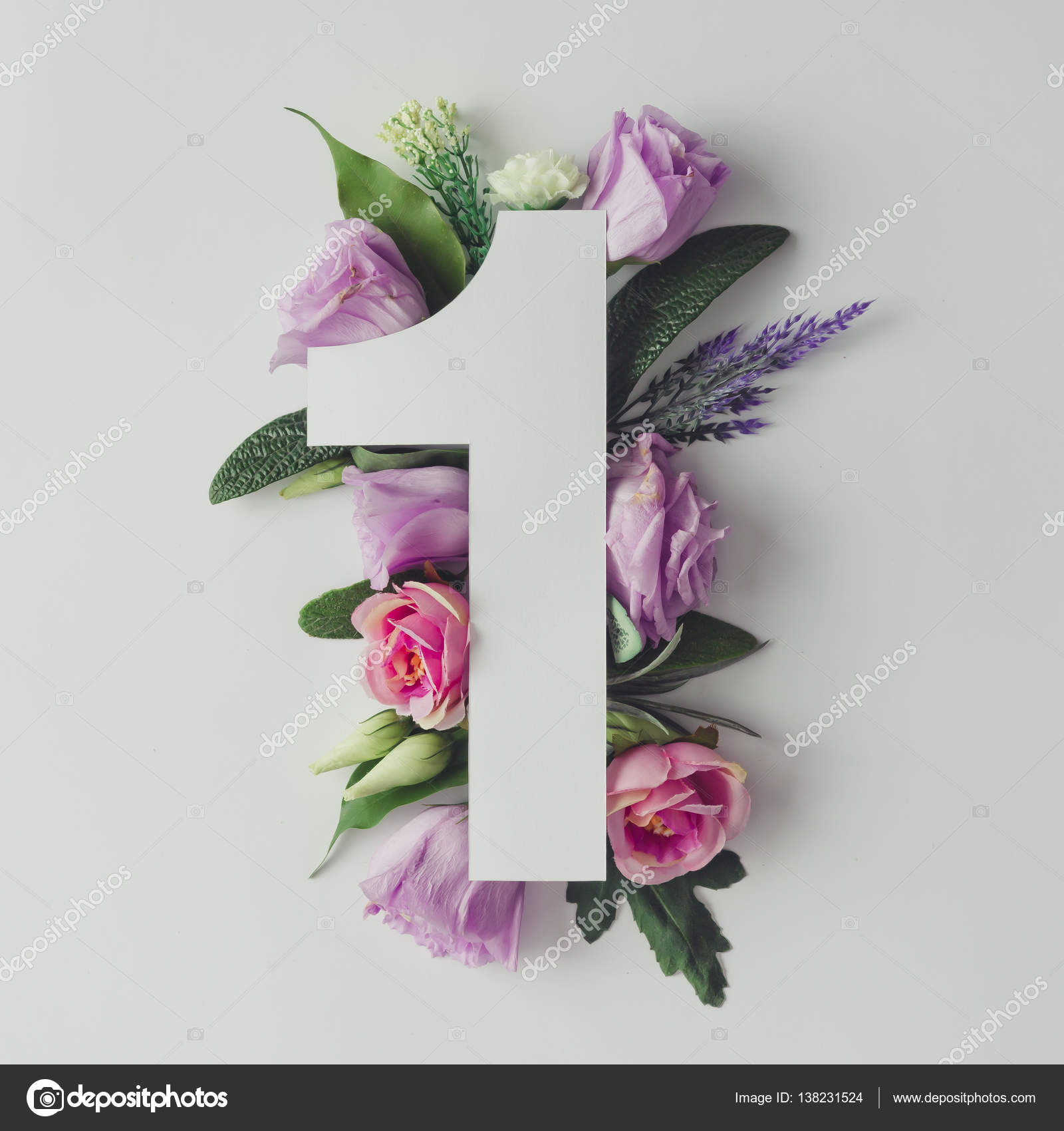 Diseño creativo con flores y número uno — Foto de stock #138231524 ©  Zamurovic, image size:1600x1700