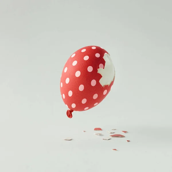 Balão de ovo de Páscoa vermelho — Fotografia de Stock