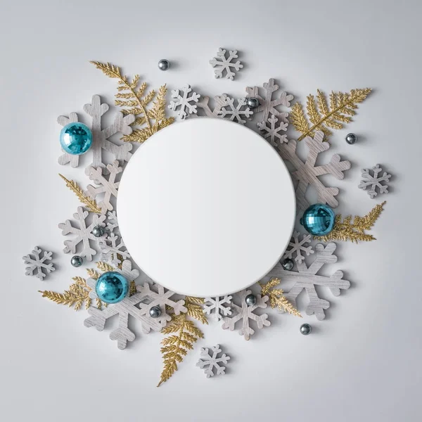 Natal decoração de inverno e flocos de neve — Fotografia de Stock