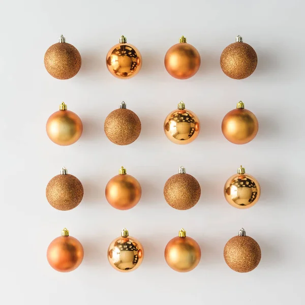Gouden Kerstdecoratie kerstballen — Stockfoto