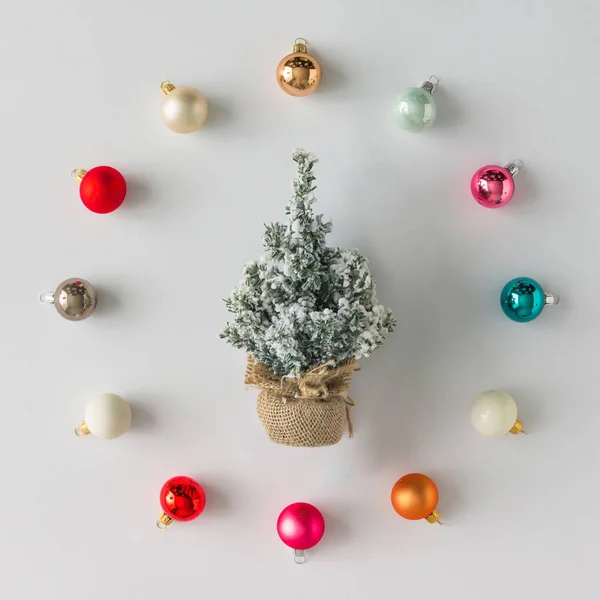 Baubles decoration with Christmas tree — Stock Photo, Image