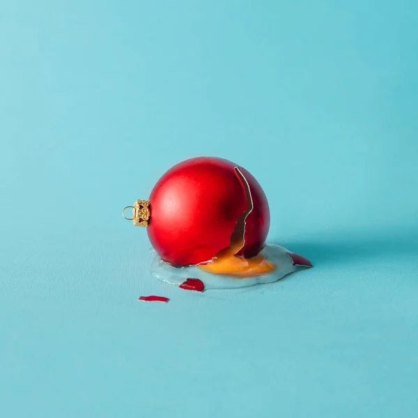 Broken Christmas Bauble Decoration Broken Egg New Year Holiday Party — Stock Photo, Image