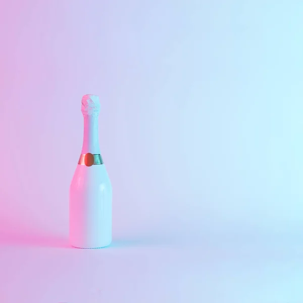 Botella Champán Blanco Con Luces Neón Olográficas Ultravioletas Colores Concepto —  Fotos de Stock