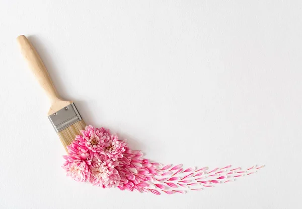 Creative Layout Made Pink White Flowers Paint Brush White Background — 스톡 사진